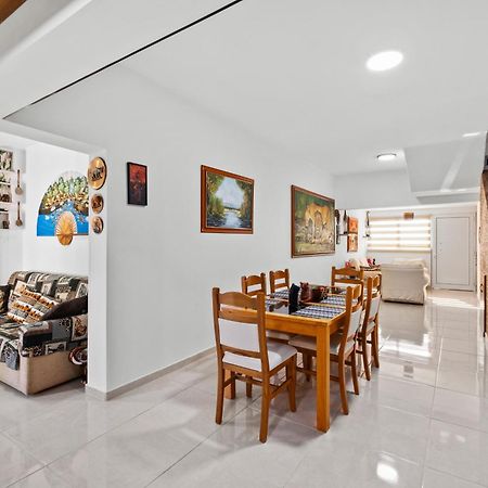 Demetris Apartment Meneou エクステリア 写真